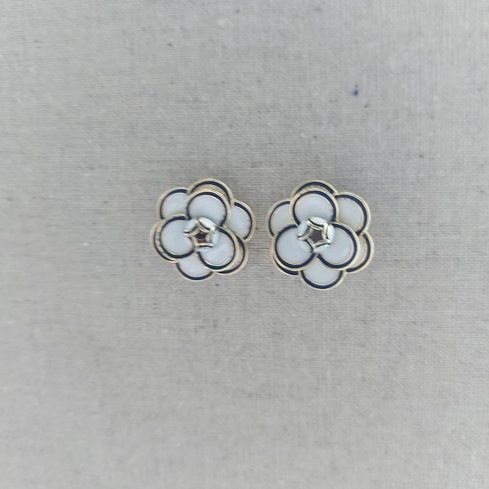 Earrings - Picture 4 of 5